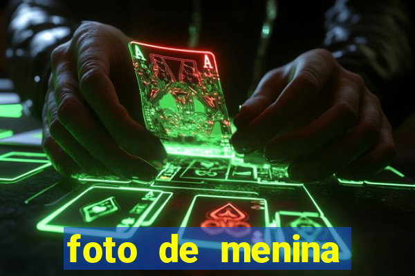 foto de menina cacheada no espelho